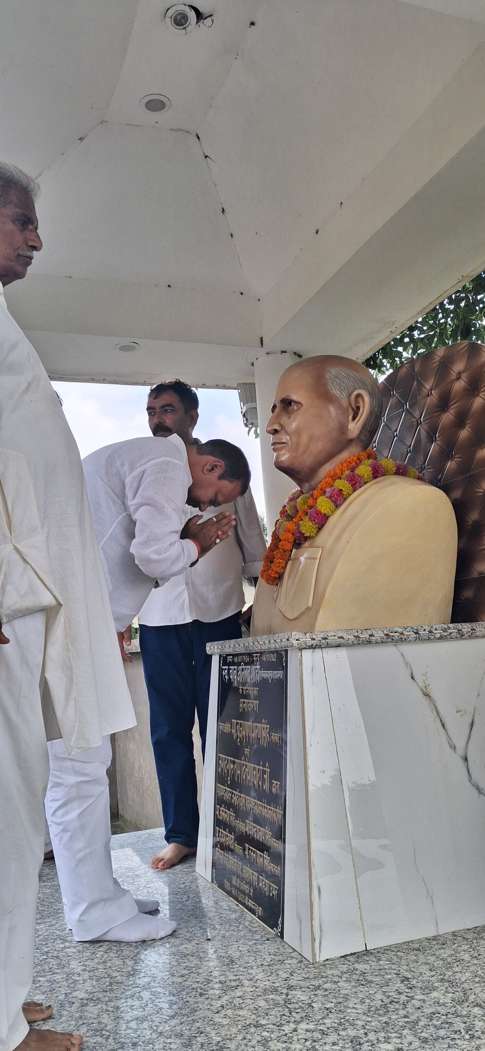 अष्टभुजा शुक्ल ने संभाली विकास की कमान, पीडब्लूडी से सड़क निर्माण जल्द शुरू कराने की पहल